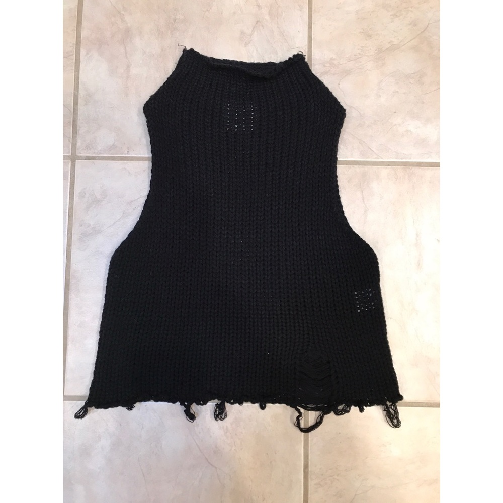 EUC Unif Distressed Sweater Tank Top